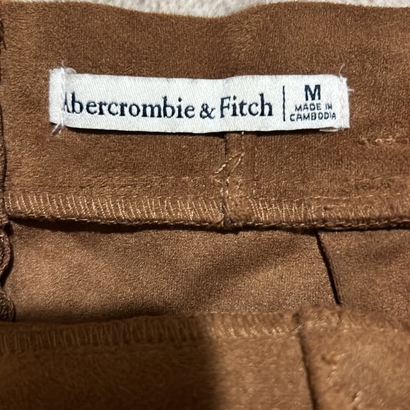Abercrombie&f Fitch vegan suede mini skirt - Picture 4 of 8